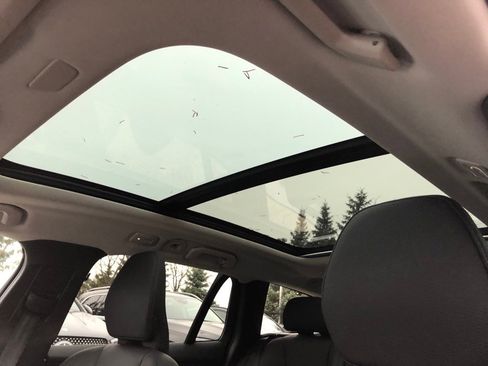 Used 2025 Volvo V60 B5 Cross Country Plus image 13