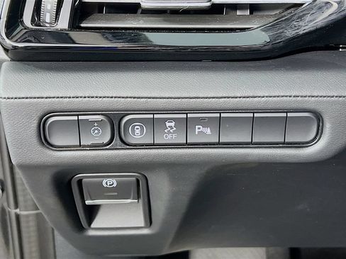 Used 2025 Acura MDX SH-AWD w/ Technology Package image 9