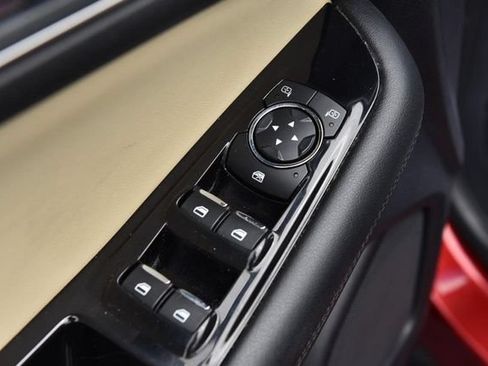 Used 2019 Ford Edge SEL w/ Equipment Group 201A FWD image 8