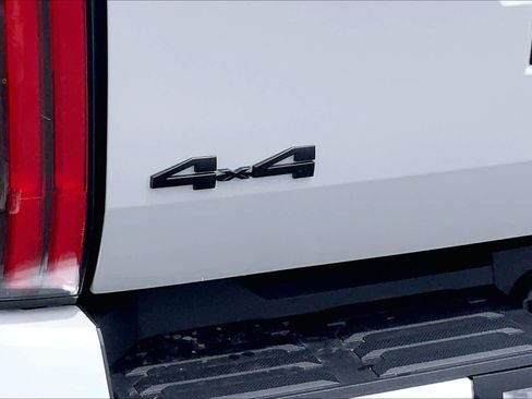 Used 2024 Toyota Tundra Platinum AWD/4WD image 10