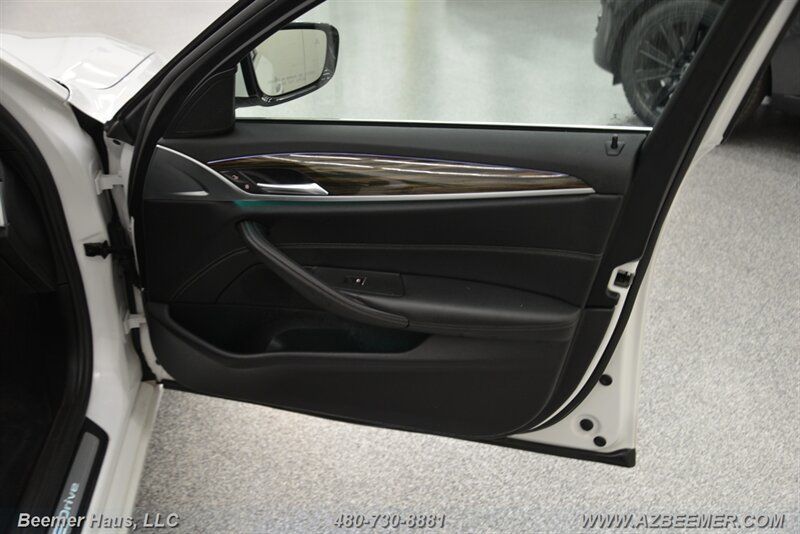 Used 2018 BMW 530e RWD image 45