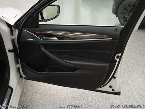 Used 2018 BMW 530e RWD image 45