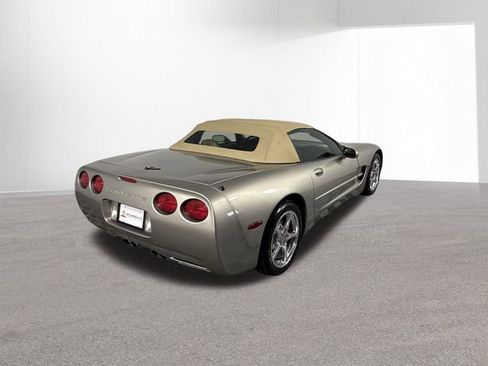 Used 2001 Chevrolet Corvette Convertible w/ Preferred Equipment Group2 image 25