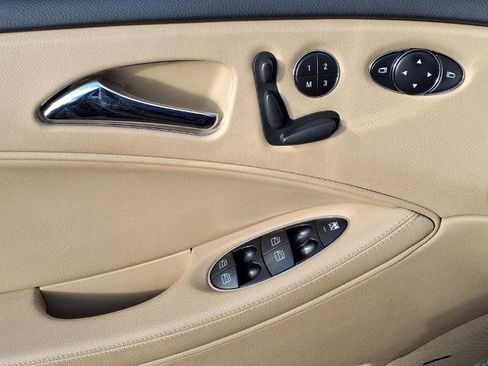Used 2008 Mercedes-Benz CLS 550 image 12