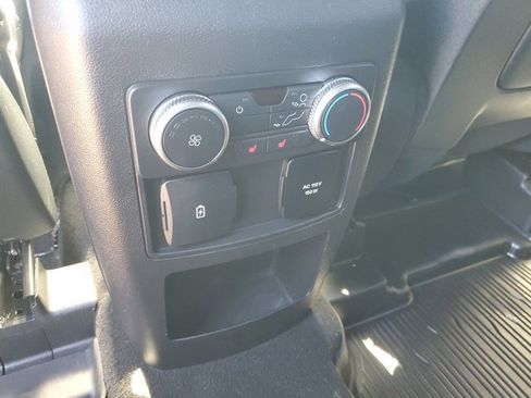 Used 2020 Ford Explorer Limited image 18
