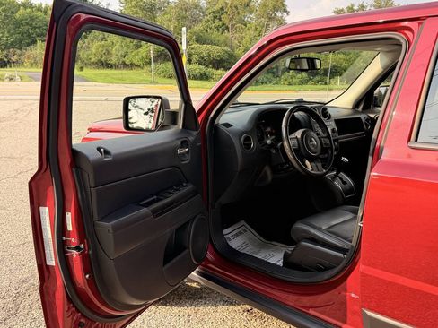 Used 2015 Jeep Patriot High Altitude AWD/4WD image 10