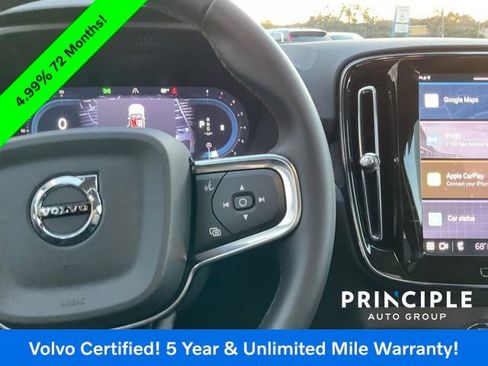 Certified 2025 Volvo XC40 B5 Core image 21