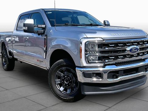 Used 2023 Ford F250 Lariat w/ Lariat Ultimate Package AWD/4WD image 3