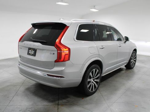 Used 2023 Volvo XC90 B5 Plus image 9
