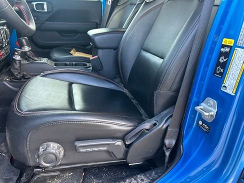 Used 2023 Jeep Gladiator Rubicon w/ LED Lighting Group AWD/4WD image 10