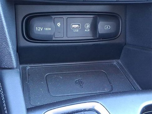 Used 2020 Hyundai Santa Fe Limited image 25