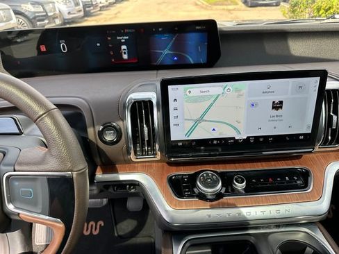 Used 2025 Ford Expedition King Ranch image 32