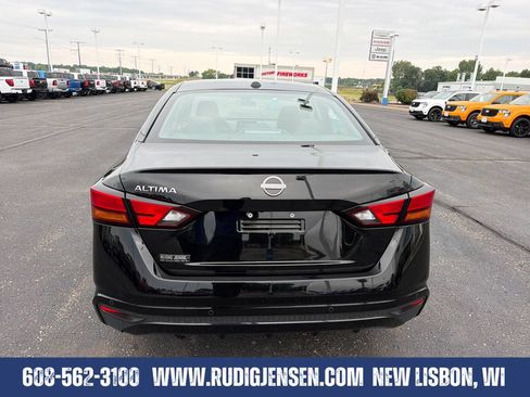 Used 2025 Nissan Altima 2.5 SV FWD image 4