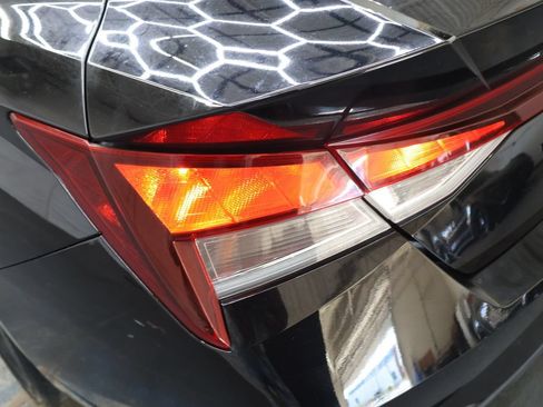 Used 2022 Hyundai Elantra SEL FWD image 30