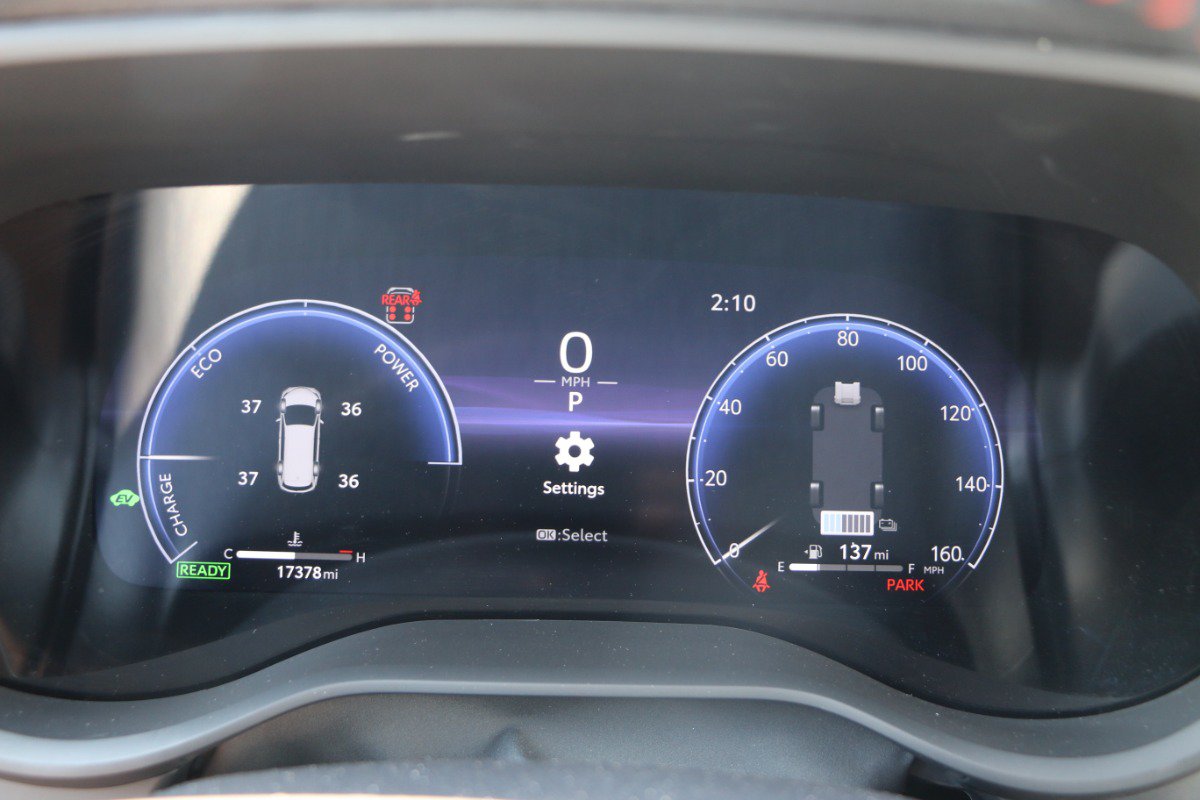 Used 2025 Toyota Sienna XSE AWD/4WD image 34