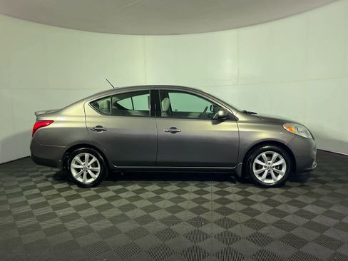 Used 2014 Nissan Versa SL w/ Tech Package image 8