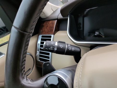 Used 2020 Land Rover Range Rover HSE image 25