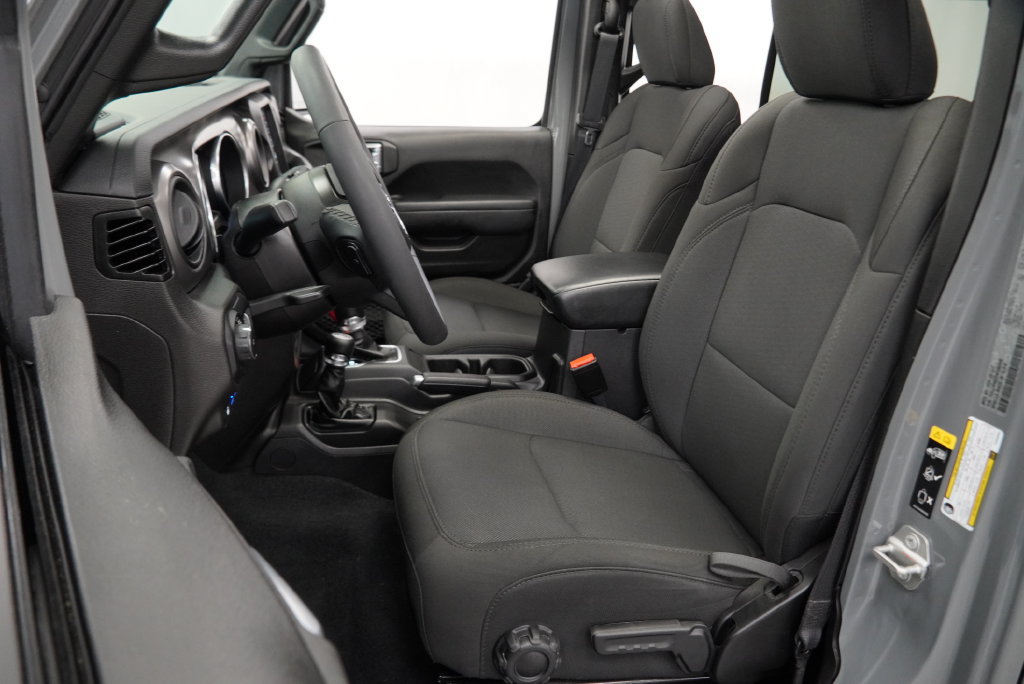 Used 2023 Jeep Wrangler Unlimited w/ Sun & Screen Package AWD/4WD image 3