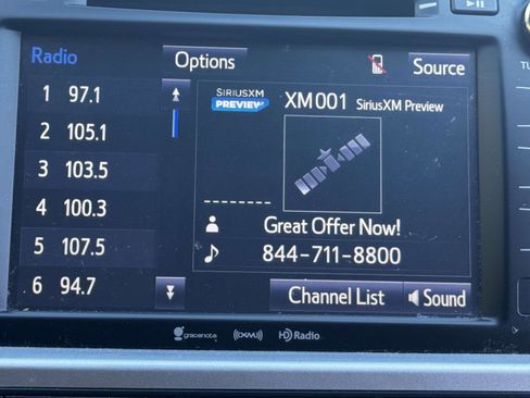Used 2019 Toyota Highlander XLE AWD/4WD image 24