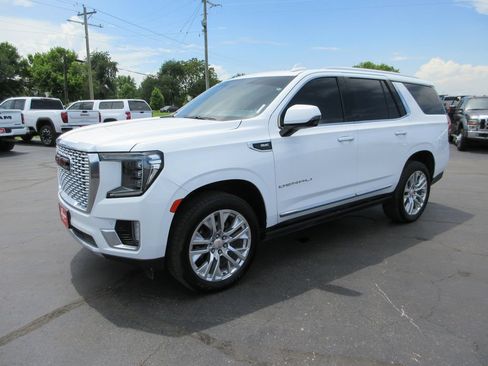 Used 2021 GMC Yukon Denali w/ Denali Ultimate Package AWD/4WD image 10
