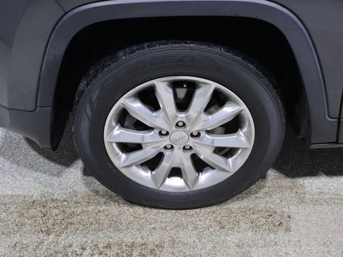 Used 2017 Jeep Cherokee Limited w/ Luxury Group image 9