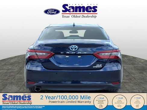 Used 2022 Toyota Camry XLE w/ Navigation Upgrade Package FWD image 4