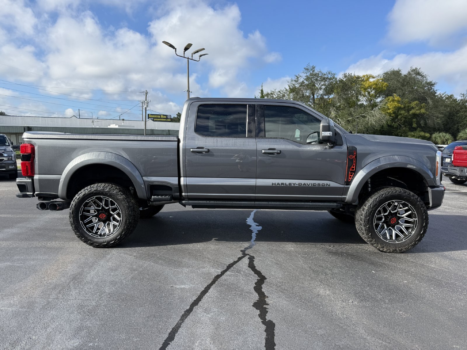 Used 2023 Ford F250 Lariat w/ Lariat Ultimate Package AWD/4WD image 3