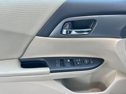 Used 2015 Honda Accord LX image 10