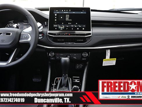 New 2026 Jeep Compass Latitude image 19