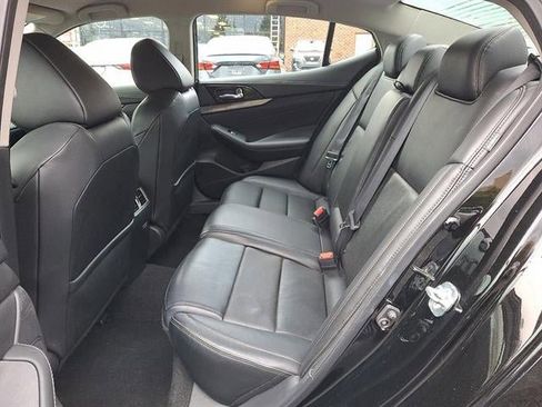 Used 2022 Nissan Maxima SV w/ Floor Mat Group image 10