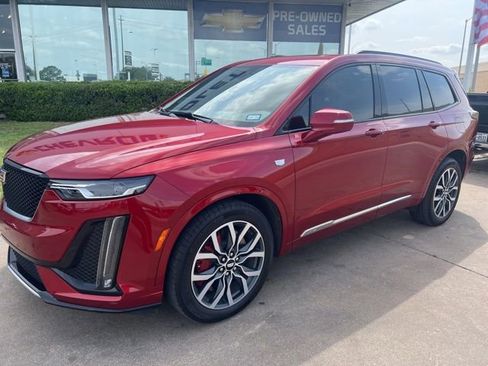 Used 2024 Cadillac XT6 Sport image 2