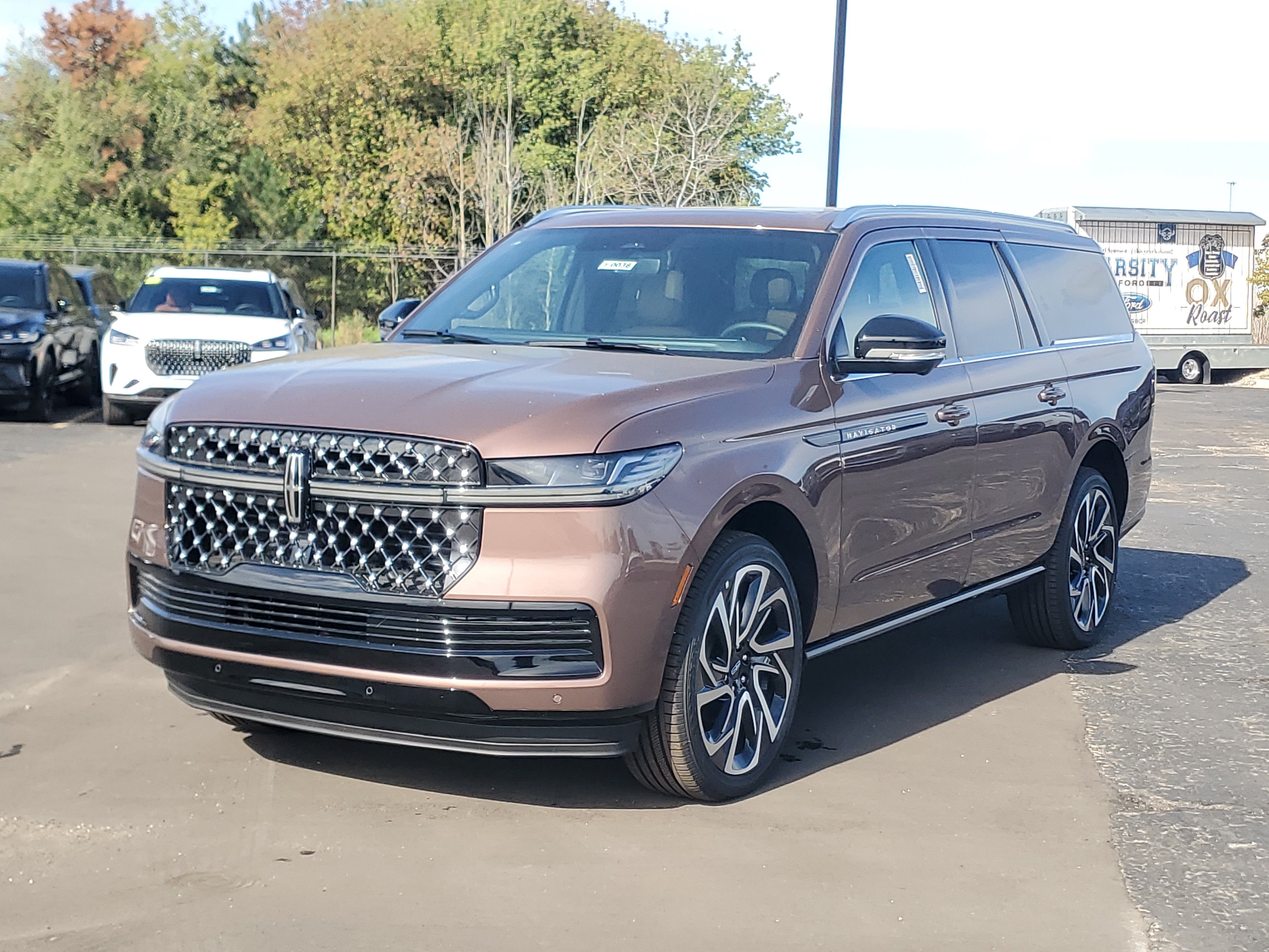 New 2027 Lincoln Navigator L Black Label AWD/4WD image 2