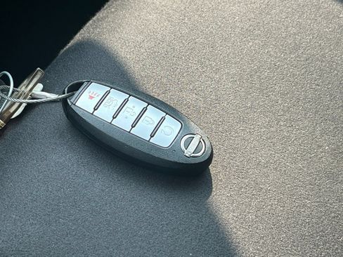 Used 2025 Nissan Altima 2.5 SV FWD image 25