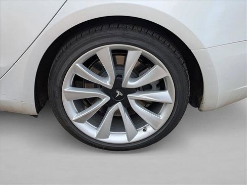 Used 2020 Tesla Model 3 Long Range image 9