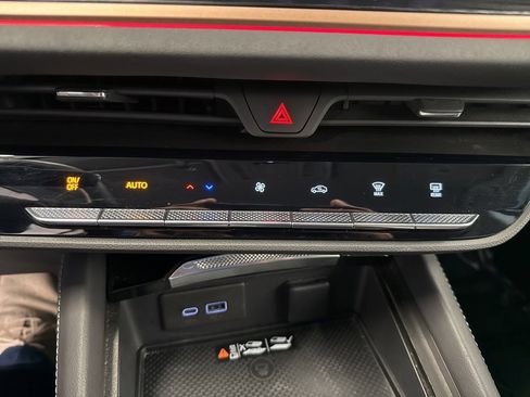 Certified 2025 Buick Envision Sport Touring image 7