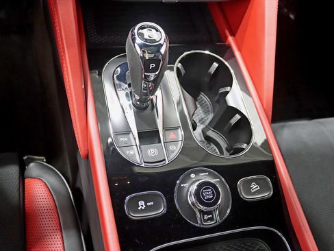 Used 2023 Bentley Bentayga AWD/4WD image 24
