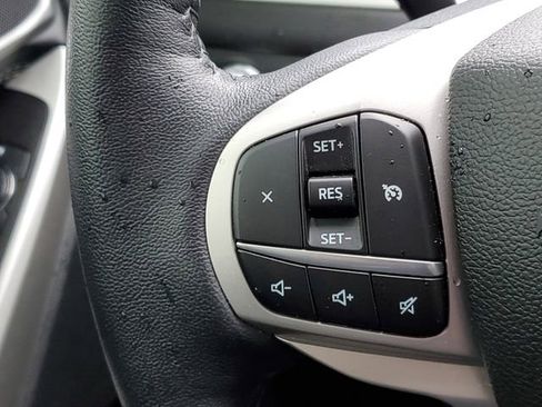 Used 2022 Ford Explorer XLT w/ Equipment Group 202A image 12