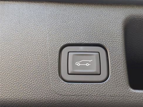 New 2025 Chevrolet Equinox EV LT image 29