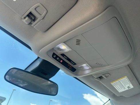 Certified 2020 Chevrolet Equinox LS AWD/4WD image 12