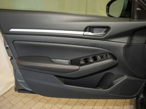 New 2025 Nissan Altima 2.5 SR image 15