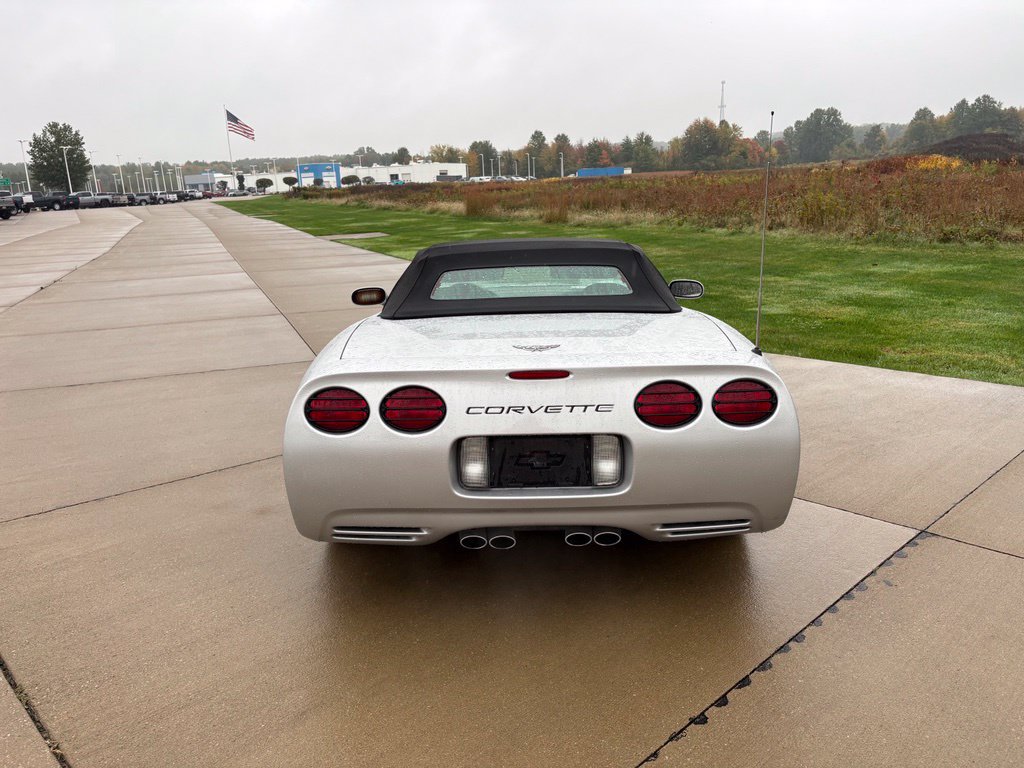 Used 2003 Chevrolet Corvette Convertible w/ Preferred Equipment Group1 RWD image 5