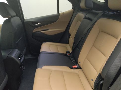 Used 2022 Chevrolet Equinox Premier image 18