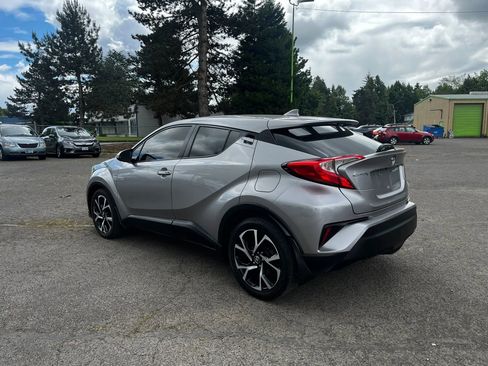 Used 2018 Toyota C-HR XLE FWD image 5