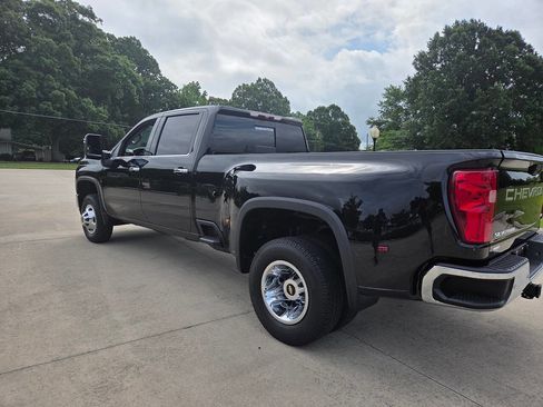 Used 2020 Chevrolet Silverado 3500 LTZ w/ LTZ Texas Edition AWD/4WD image 10