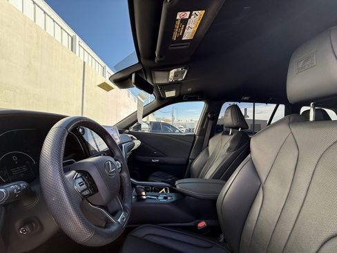 Used 2024 Lexus TX 500h AWD image 5