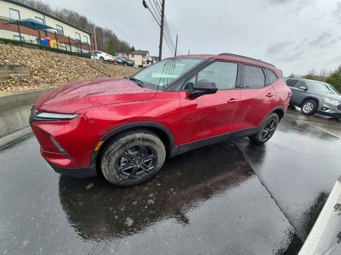 Used 2025 Chevrolet Blazer LT w/ Midnight/Sport Edition image 4
