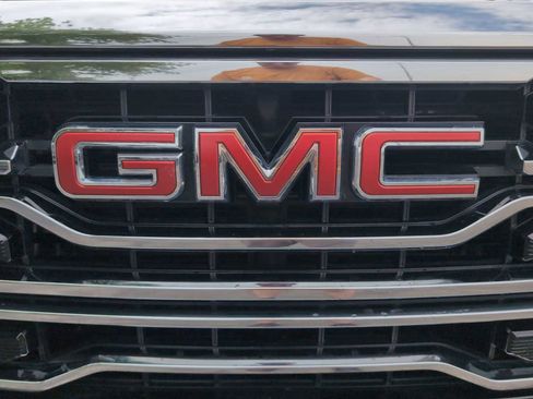 Used 2023 GMC Sierra 1500 SLT w/ SLT Premium Package AWD/4WD image 34