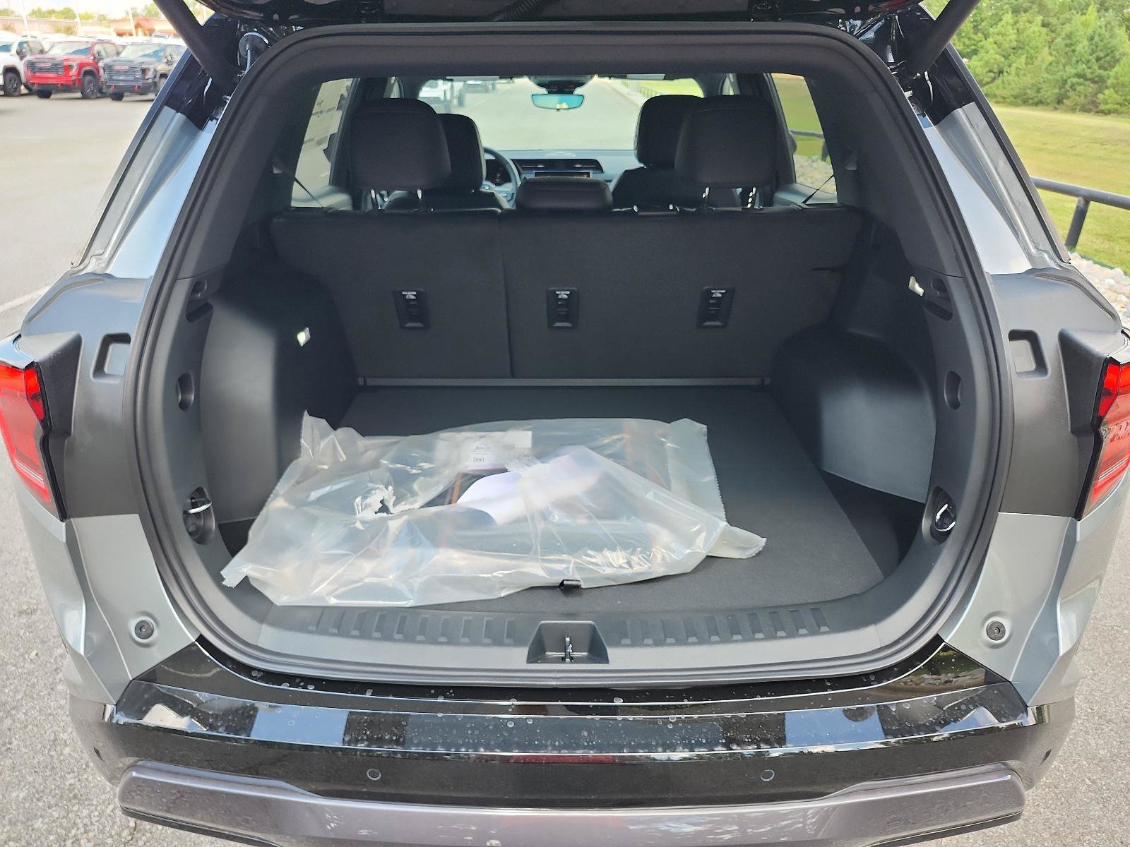 New 2027 GMC Terrain AT4 w/ Convenience Package III AWD/4WD image 8
