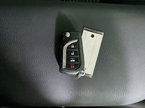 Used 2020 Toyota Camry SE FWD image 37