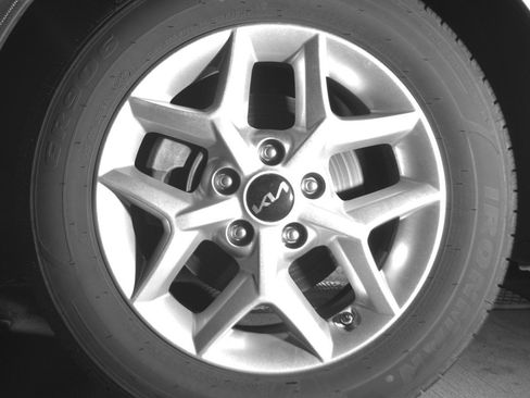 Used 2025 Kia Soul LX w/ LX Technology Package FWD image 19
